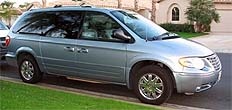 2005 Chrysler Town and Country 